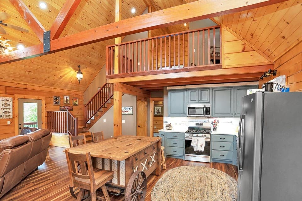 Full kitchen