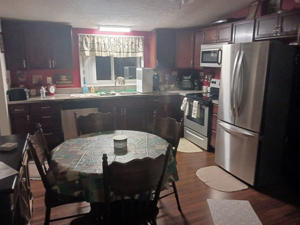 full kitchen