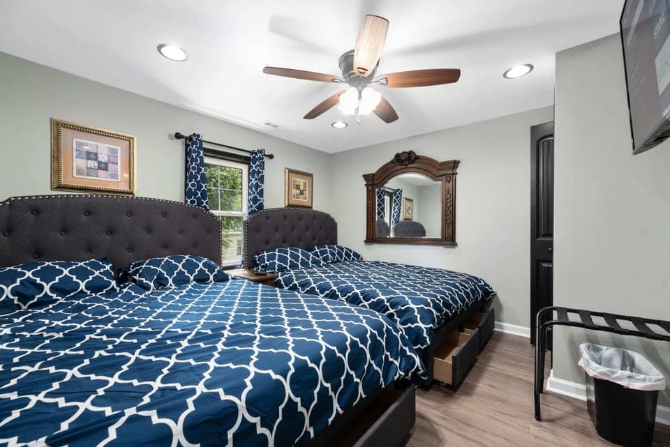 Bedroom 1- 2 Queen Beds