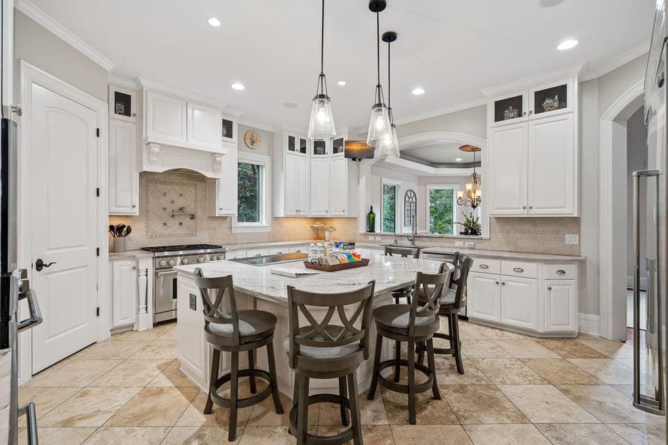 Fully stocked kitchen to prep all your group meals.