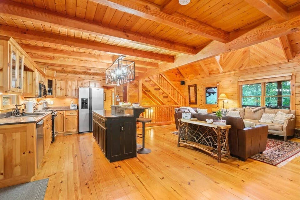 Open layout for families and friends to enjoy cooking and meals together while enjoying the outside beauty.