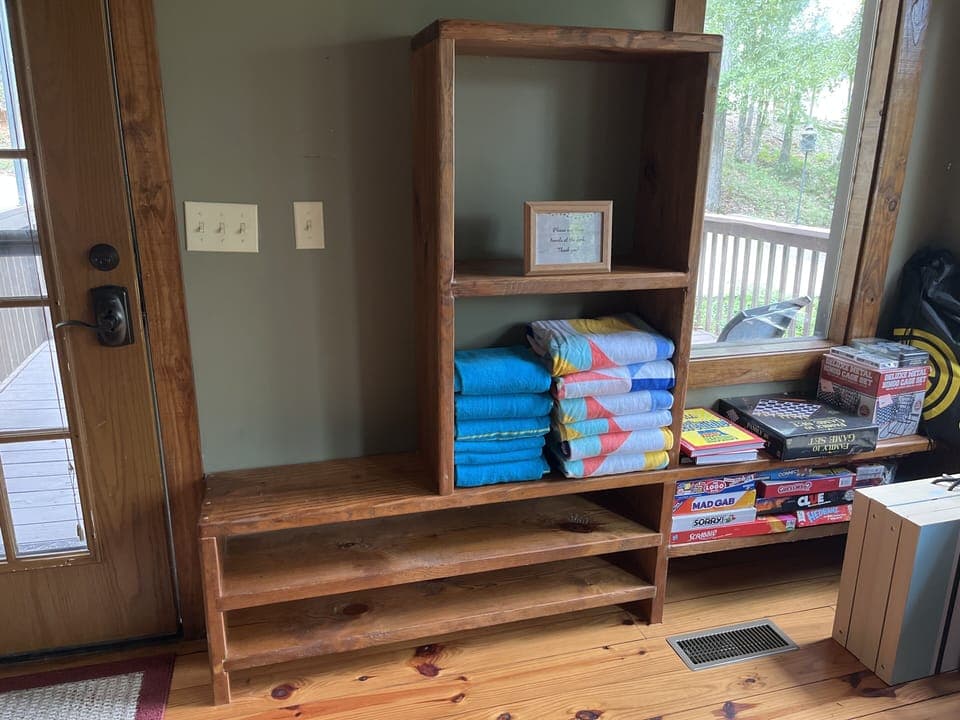 Our organized entryway has plenty of space for shoes, purses, and tote bags.