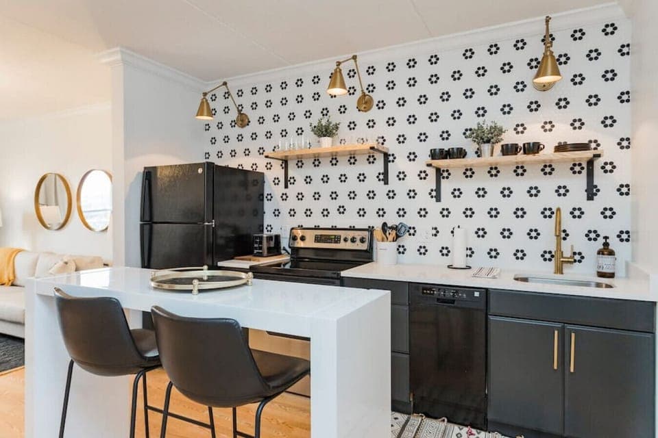 Fully equipped kitchen for all of your cooking needs! Regular drip coffee machine, along with a Keurig coffee maker.