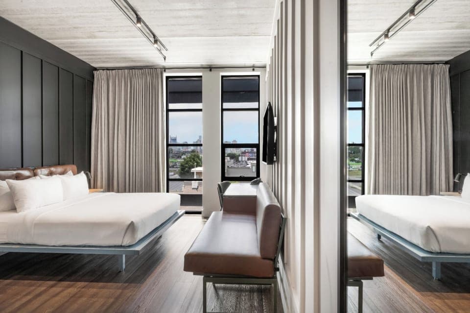 Room, 1 King Bed (Skyline View) | Hypo-allergenic bedding, minibar, in-room safe, individually decorated