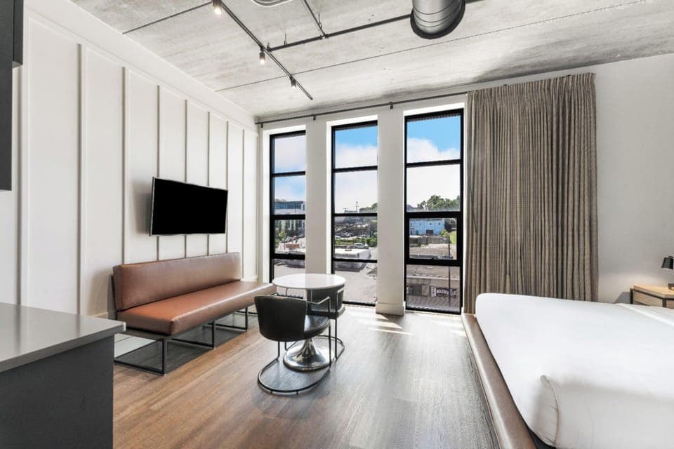 Studio, Kitchenette (King + Twin Bunk Beds) | Hypo-allergenic bedding, minibar, in-room safe, individually decorated