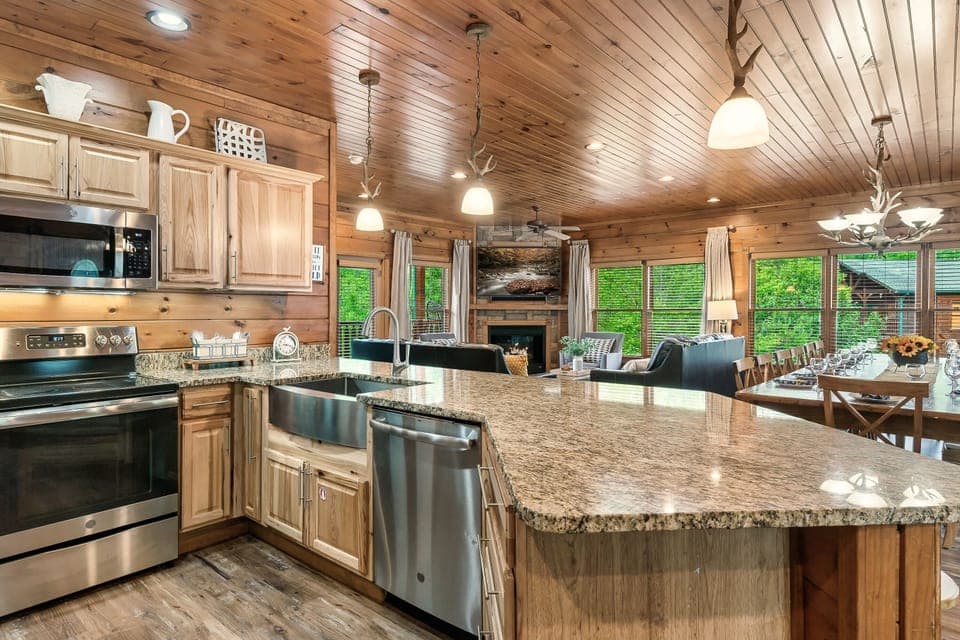 Have fun cooking in the fully stocked kitchen.