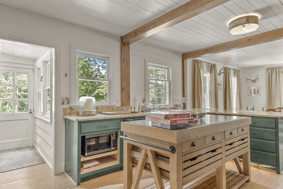Kitchen, Main Level