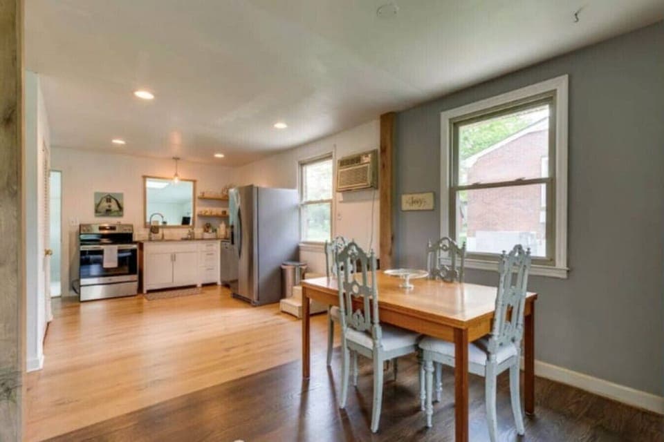 The dining area. We have recently updated the chairs. They are not the ones that are pictured.