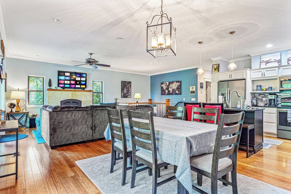 Upper- Dining Area