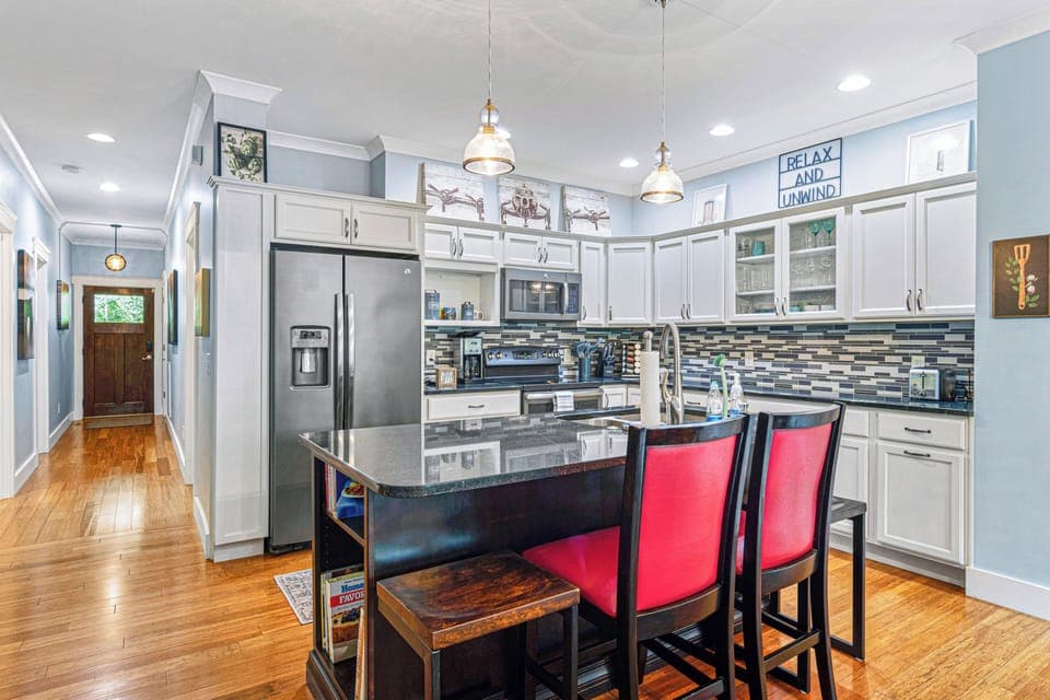 Upper- Full Kitchen (1)