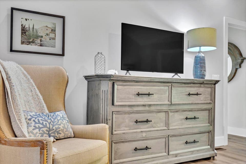 Primary Suite with King Bed