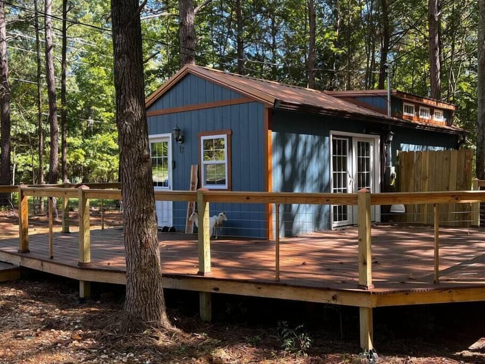 Exterior - Knotty Pines Tiny Cabin