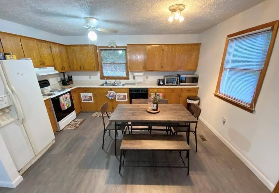 Dining/Kitchen 