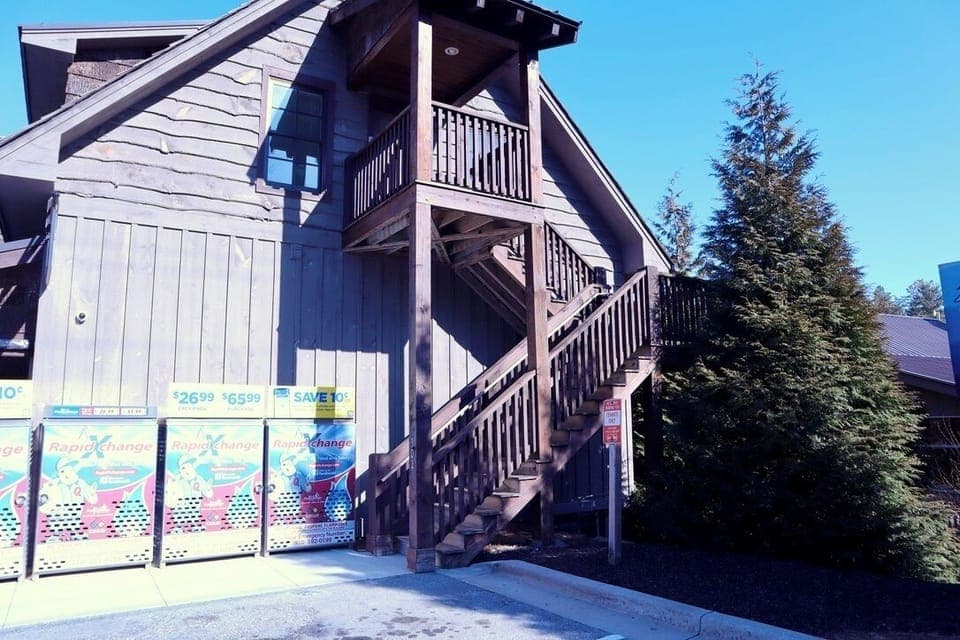 Exterior Entry