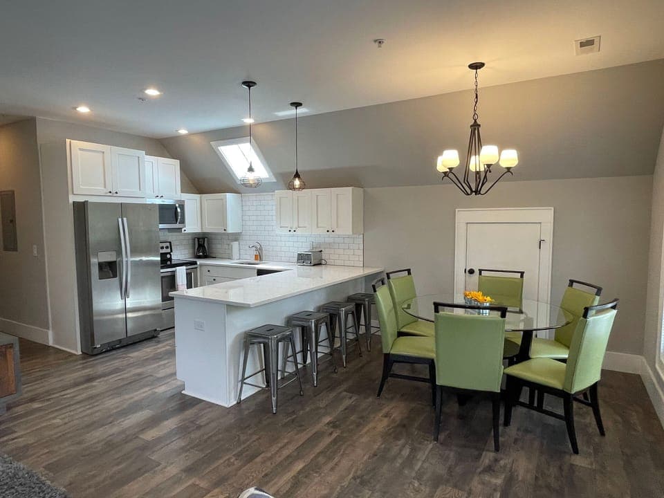 Dining/Kitchen