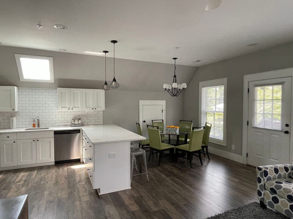 Dining/Kitchen