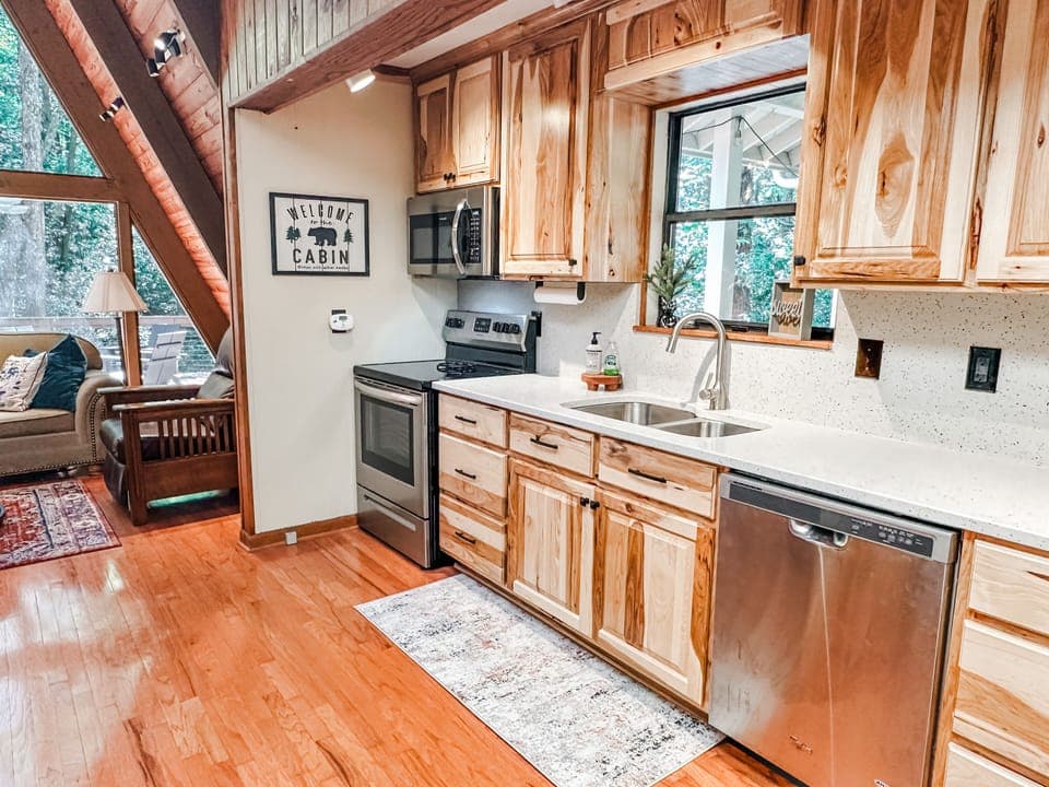 new kitchen & appliances - quartz countertops