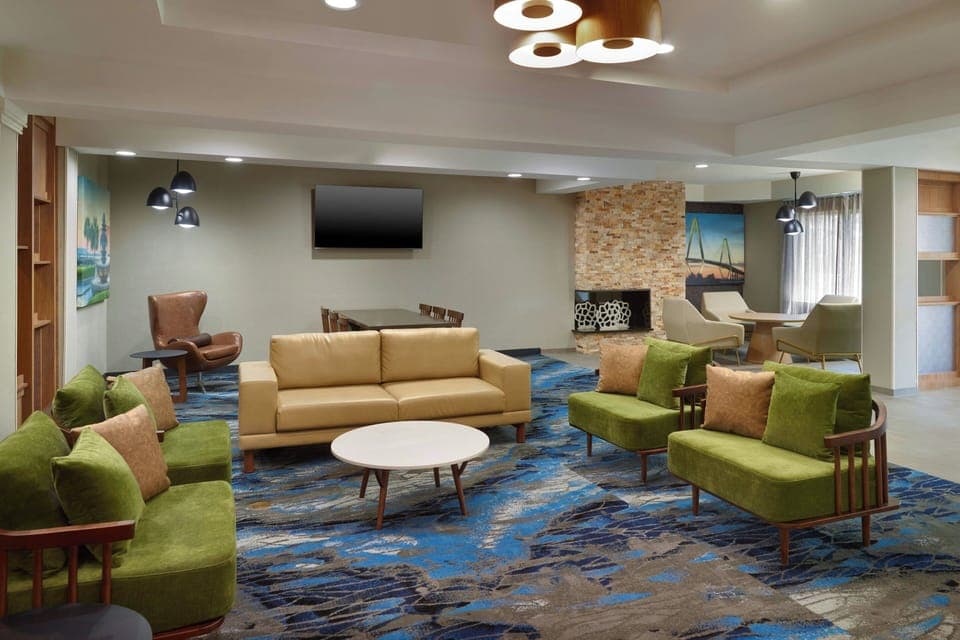 Lobby lounge