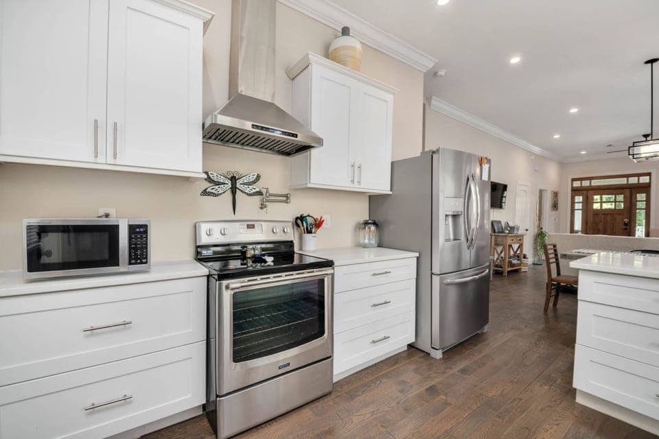 Full Kitchen