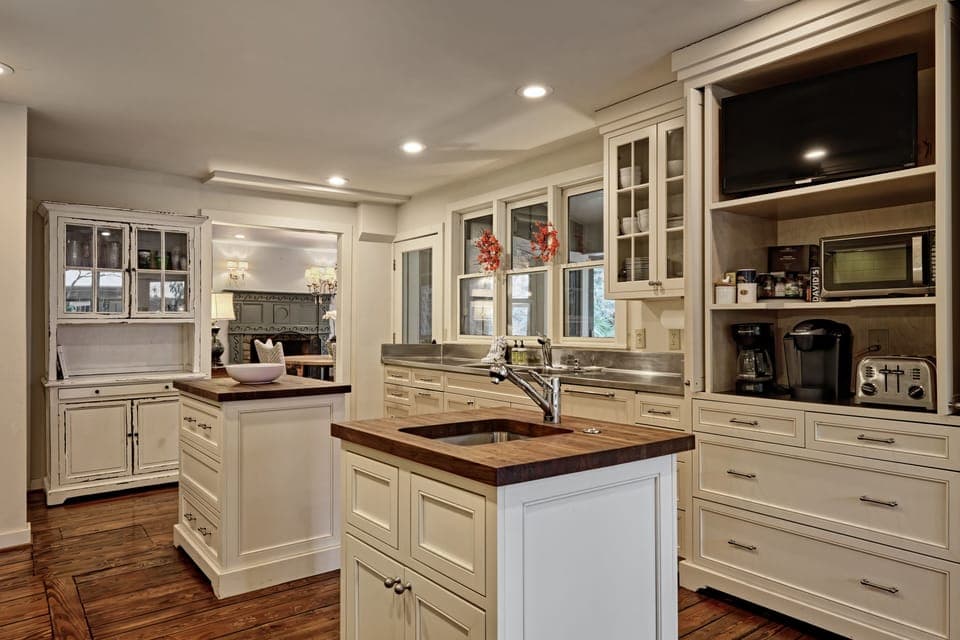 Kitchen-Main Level