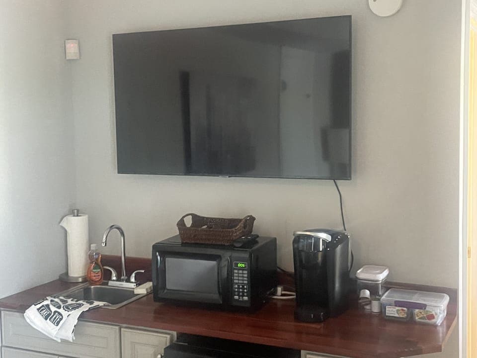 50" internet tv.  
No local channels though. 