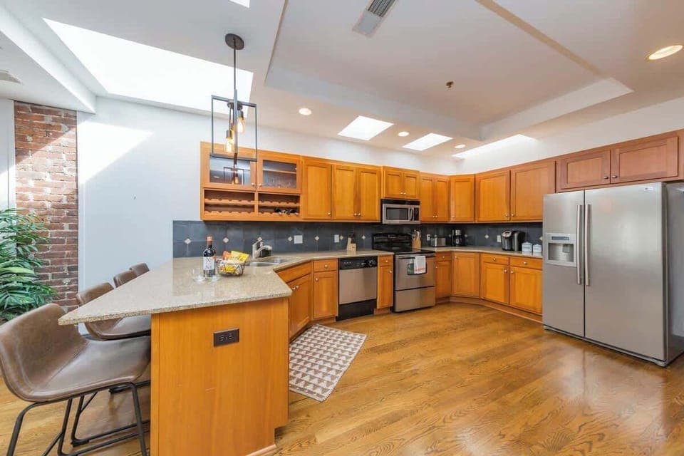 4 Stocked Kitchens