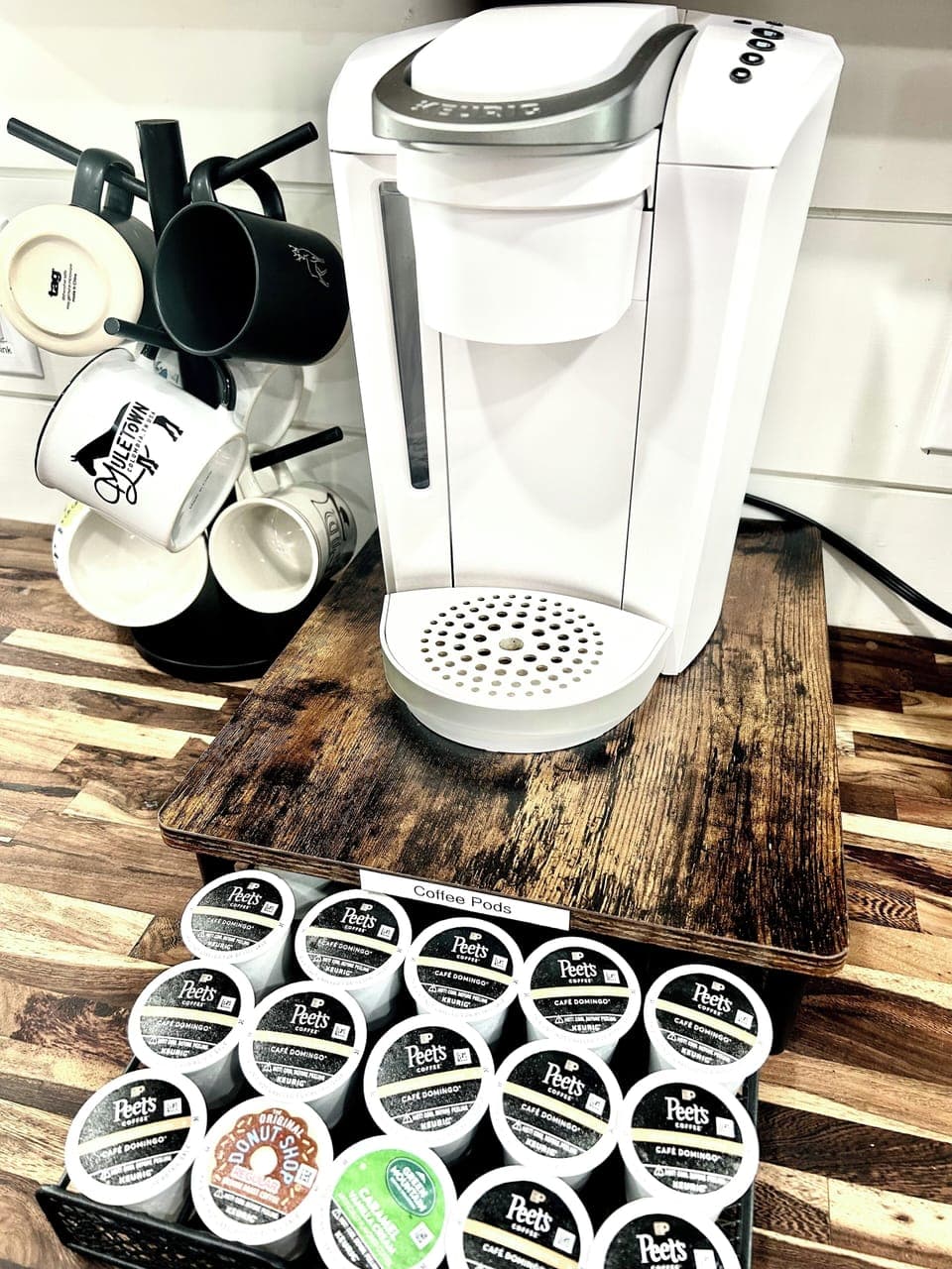 Coffee pods & hot chocolate await your arrival. 