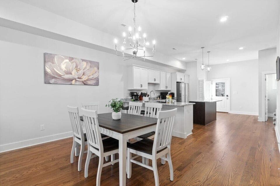 Central Dining Area