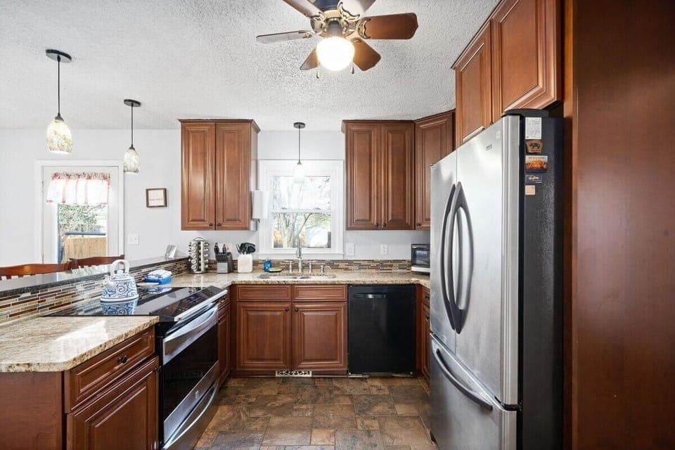 Full Kitchen