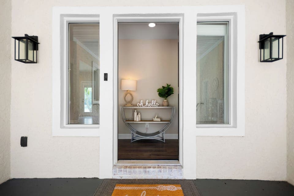 Welcome to Lakefront Living!