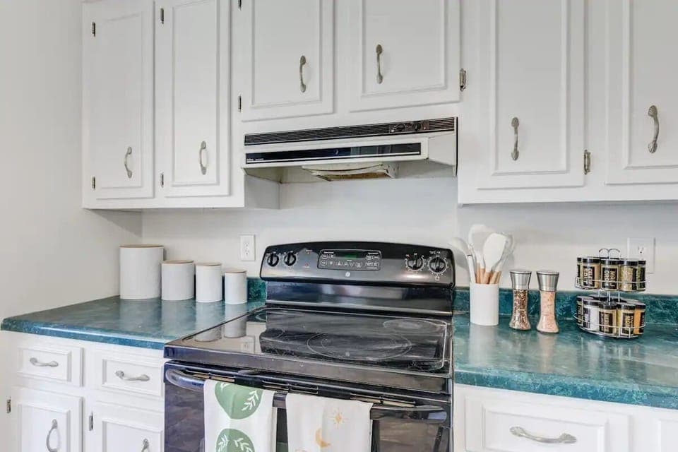 Fully functional kitchen