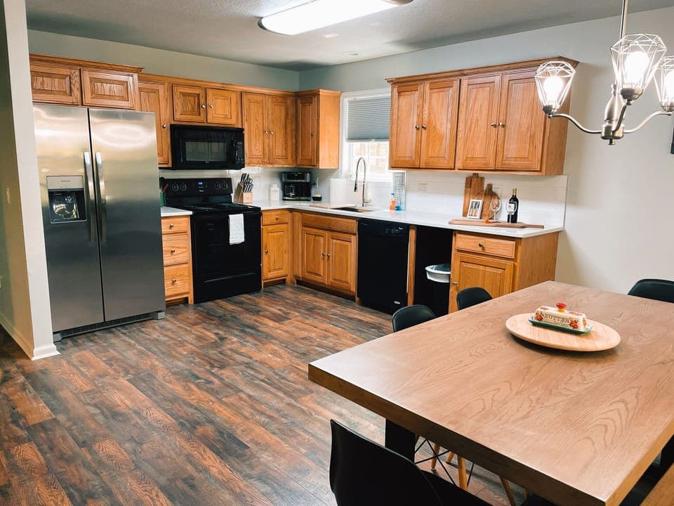 Fully Stocked Kitchen with quartz counter tops!