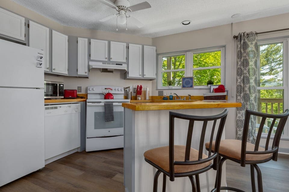Main appliances available and more!