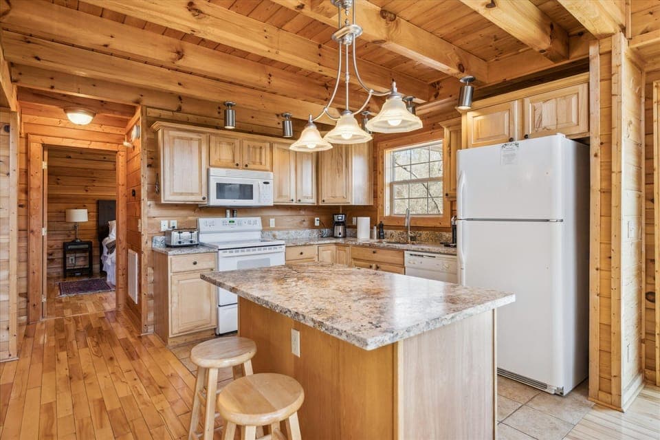 Cook up memories in this fully equipped kitchen!