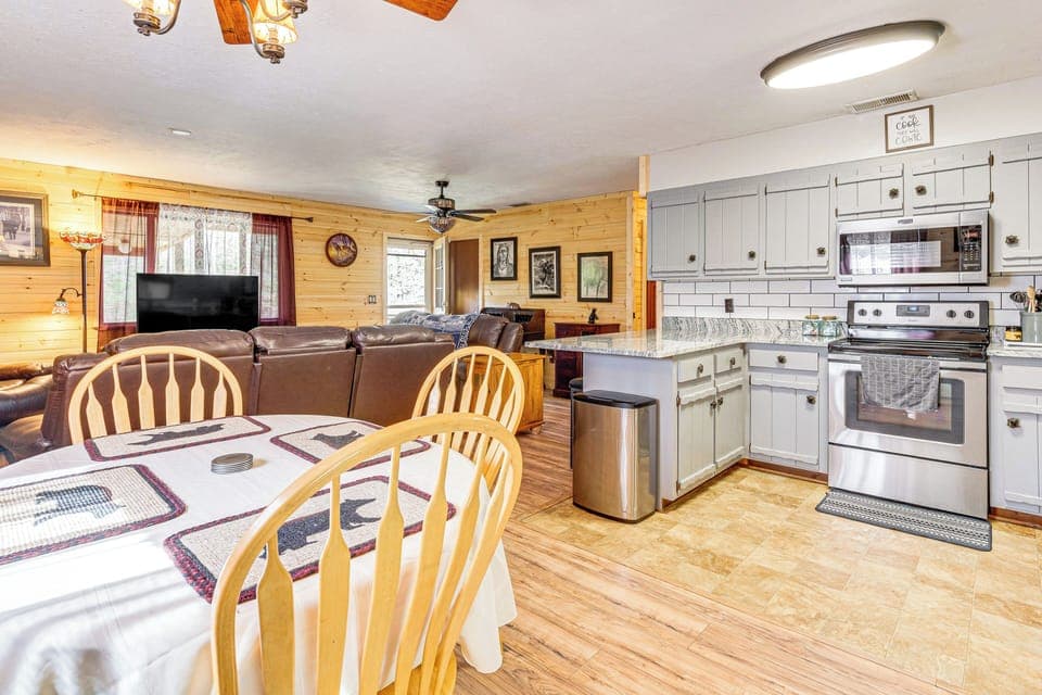 House (2 Bedrooms) | Interior