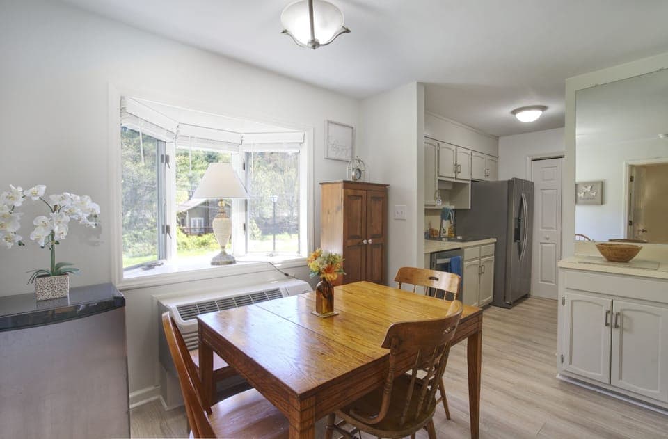 Dining area for 4