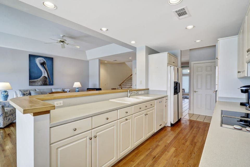 11 Braddock Cove - Kitchen (2nd Floor)