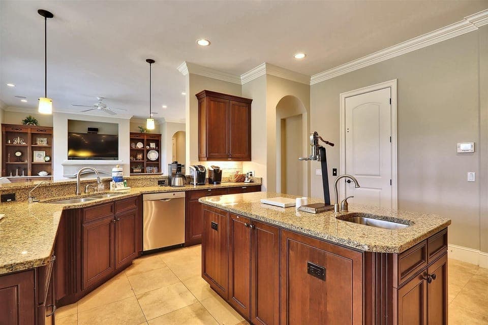 Main Level-Kitchen