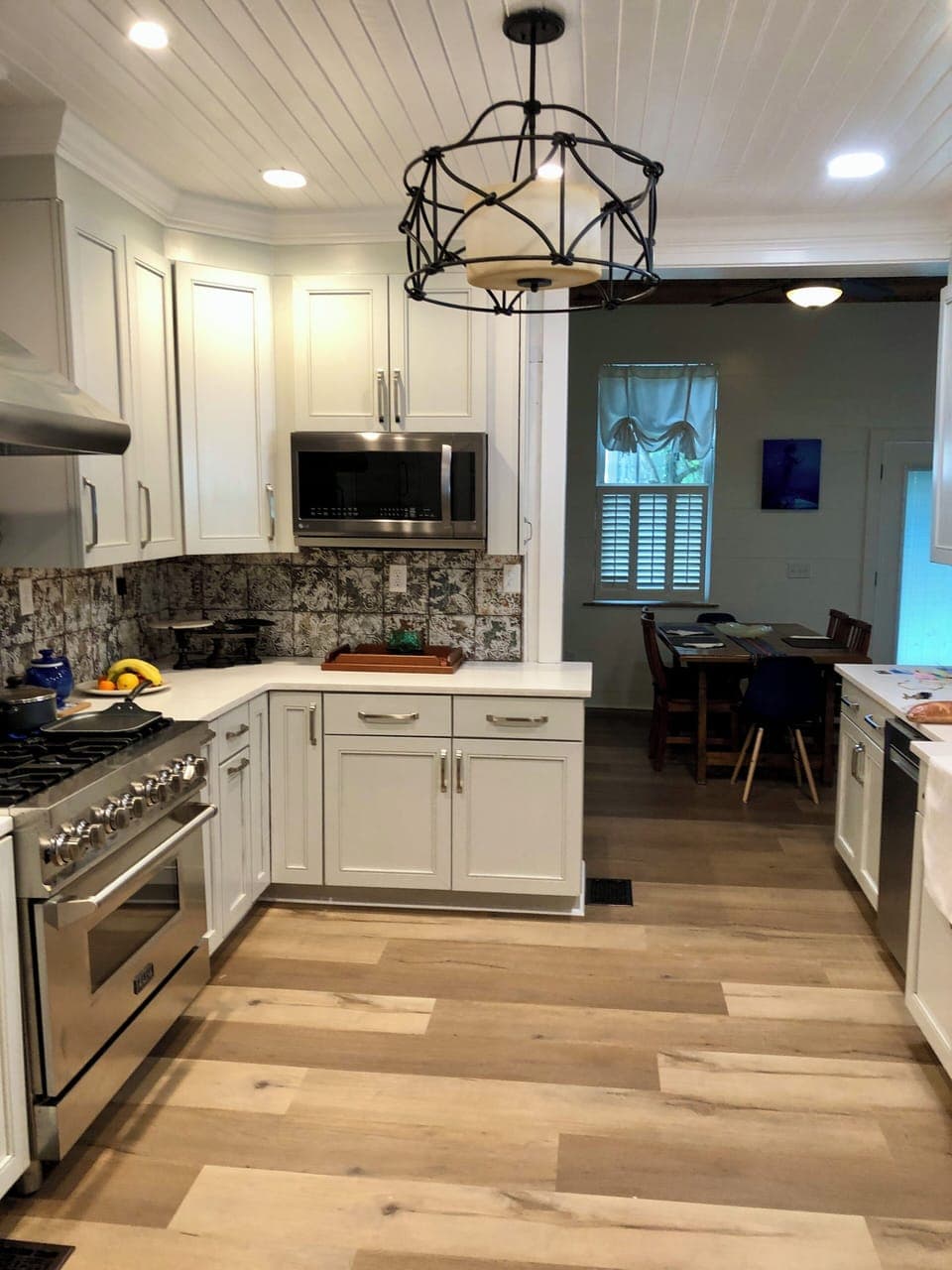 Kitchen into dinning area, gas stove