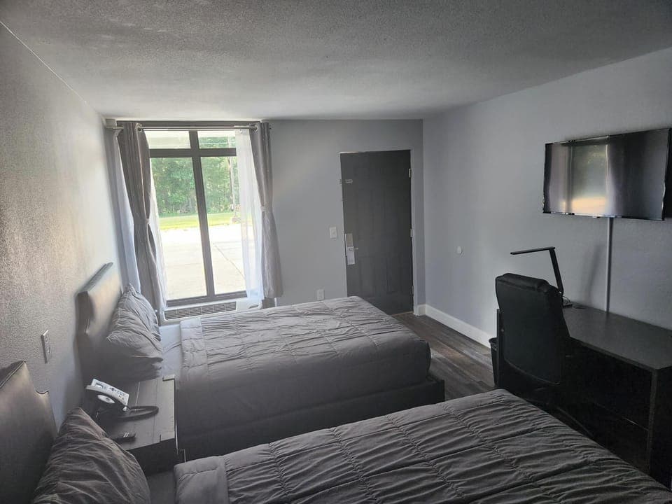 Economy Double Room | Desk, laptop workspace, free WiFi, bed sheets