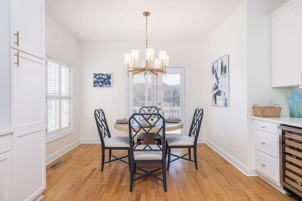 breakfast area