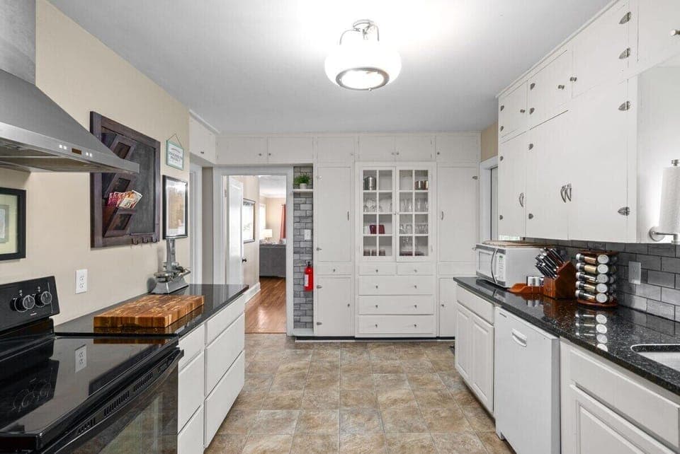 Full Kitchen