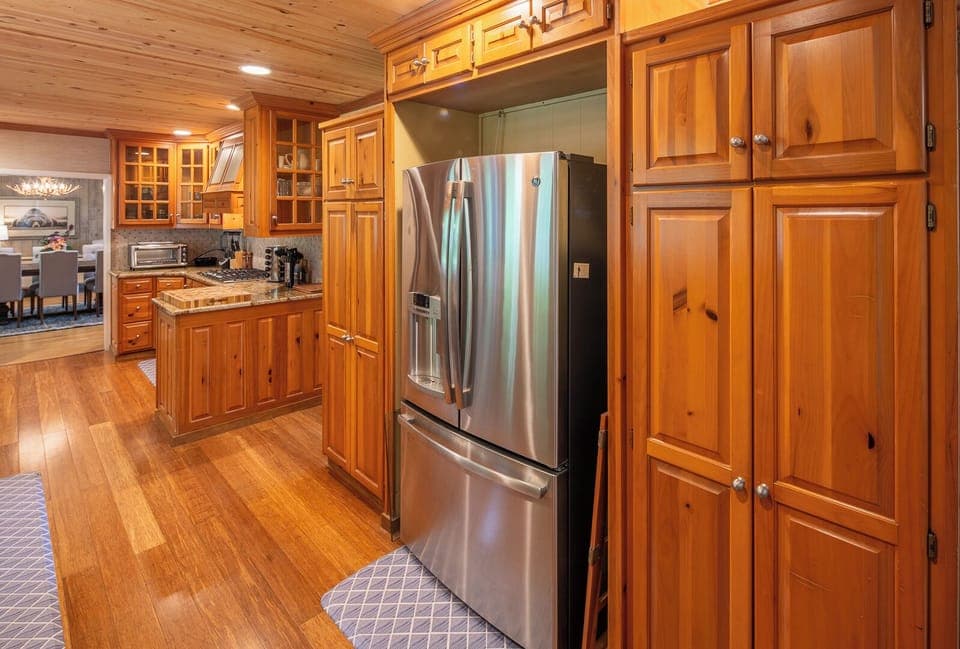 Chef's Kitchen. Spice Rack. Double Air Fryer.  Large Toaster Oven. 