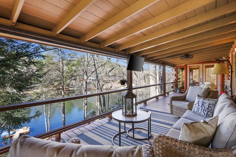 Lakeside Retreat