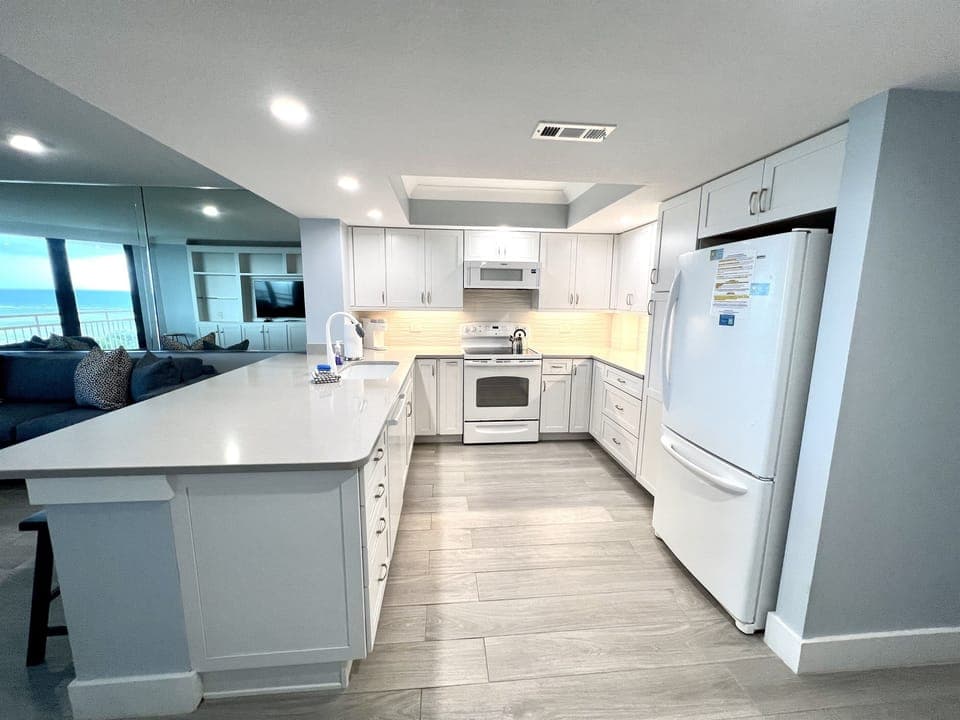 Fully Stocked Kitchen