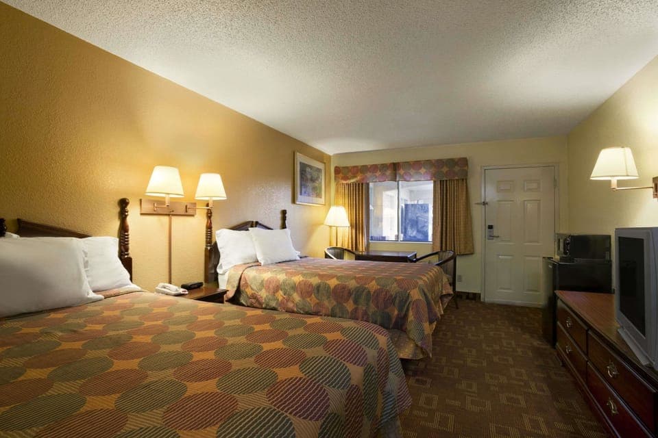 Desk, free cribs/infant beds, free WiFi, bed sheets
