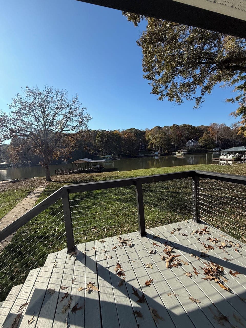Lake view quiet cove safe and clean