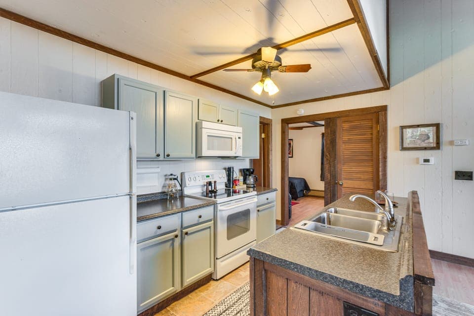 House (2 Bedrooms) | Interior