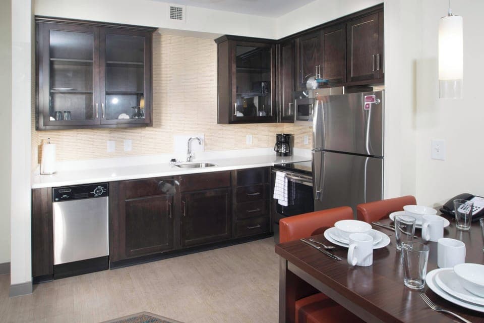 Suite, 2 Bedrooms | Premium bedding, desk, iron/ironing board, free cribs/infant beds