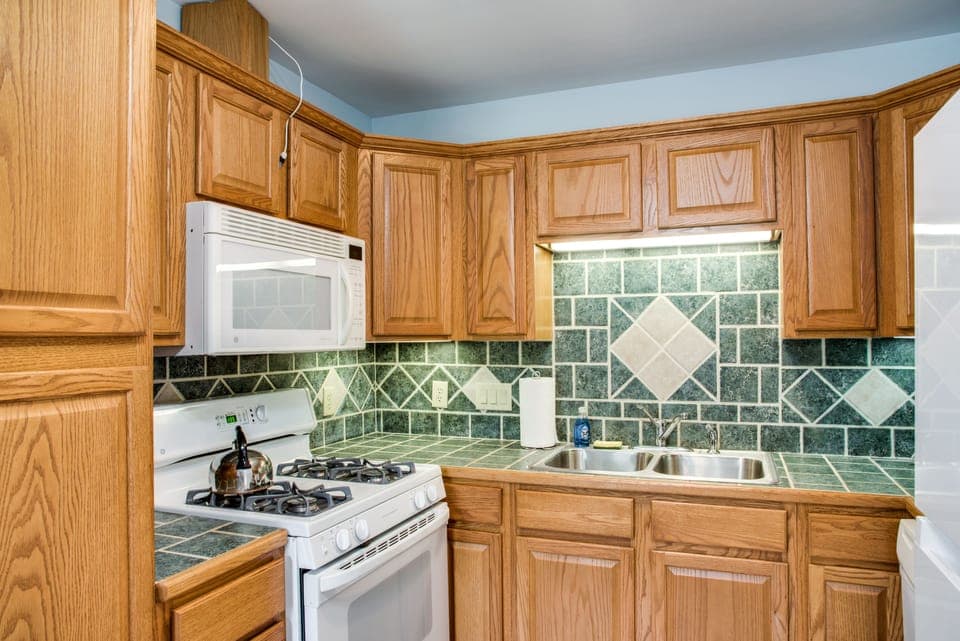 Apartment, 1 Bedroom, Non Smoking | Private kitchen | Fridge, microwave, coffee/tea maker